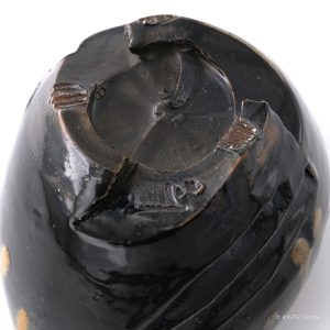 Baba Takashi Kuro-Bizen Pourer bottom top view