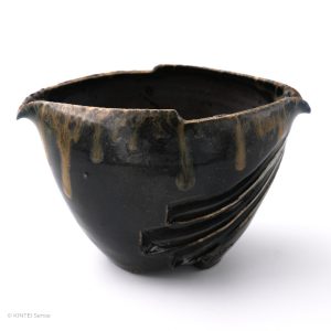 Baba Takashi Kuro-Bizen Pourer full view