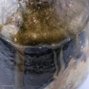 KSC161002 Baba Takashi Kuro-Bizen Tokkuri shoulder detail top