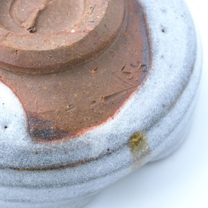 KSC121003 Baba Takashi Shino Bowl M B Top detail with signature