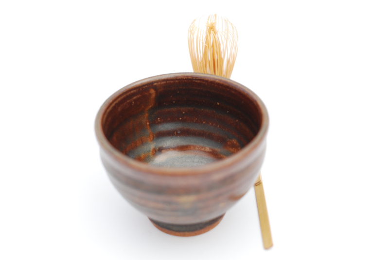 Phänomen japanische Keramik Isegahama Tea Bowl with whisk