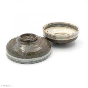Ryuta Gama Nakazato Kenta Hakeme small bowl two bowls upside down Karatsu, Japan KINTEI Sense