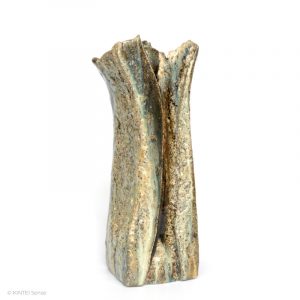 Rupert Grottenthaler Viereckige Vase Ascheglasur Holzbrand Vordere Seite rechts KINTEI Sense Japanische Keramik