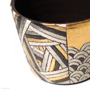 Ito Chiho Seto Keramik, Japan Kirameki Choko Becher mit Edelmetallapplikationen Choko Becher mit Gold, Detail Fischgrät Muster