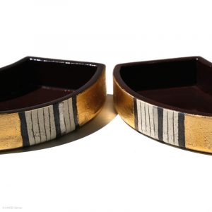 Ito Chiho Seto Keramik, Japan Kirameki Fächer Schalen mit Edelmetallapplikationen Zwei Schalen Detail mit geometrischen Mustern
