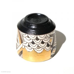 Ito Chiho Seto Keramik, Japan Kirameki Sake Becher mit Edelmetallapplikationen Profil Boden Wellen Muster