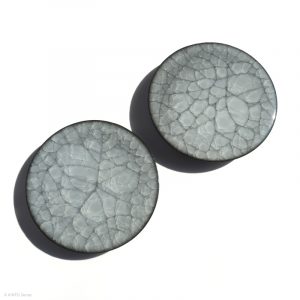 KSC141015 KŌBŌ DAIDAI Seladon Hoher Teller Suzuki Takashi, Nebukawa KINTEI Sense, Keramik, Japan 2 Teller, diagonal, von oben