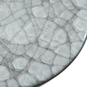 KSC141017 KŌBŌ DAIDAI Seladon Flacher Teller Suzuki Takashi, Nebukawa KINTEI Sense, Keramik, Japan Teller von oben detail Rand