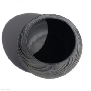 KSC111015 ISHIDA Kazuya Schwarzer Spiral Becher KINTEI Sense Bizen Japan Vollansicht oben mit Innenansicht