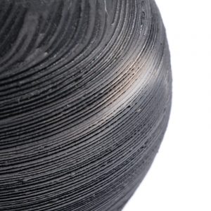 KSC111016 ISHIDA Kazuya Schwarzer Spiral Becher KINTEI Sense Bizen Japan Nahaufnahme vorne