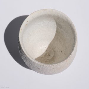 KSC111020 Ishida Kazuya Bizen Porzellan Becher KINTEI Sense volle Ansicht vorne vom Inneren