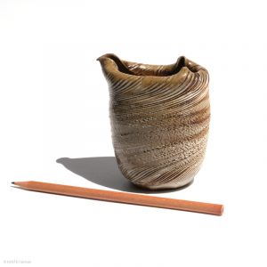 KSC161009 ISHIDA Kazuya Spiral Kanne KINTEI Sense Bizen Japan Vollansicht Maß