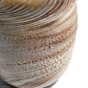 KSC161009 ISHIDA Kazuya Spiral Kanne KINTEI Sense Bizen Japan Nahaufnahme unten vorne