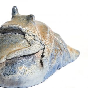 KSC161011 ISHIDA Kazuya Marbrierte Porzellan Kanne KINTEI Sense Bizen Japan Vordere nahe Ansicht vom Boden