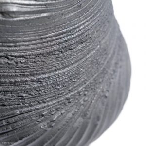 KSC351019 ISHIDA Kazuya Schwarze Spirale Vase RaSo KINTEI Sense Bizen Japan Nahaufnahme unten hinten