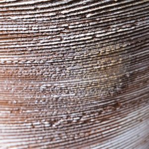 KSC351016 Ishida Kazuya Konische Raho Vase KINTEI Sense Japanische Keramik Unglasierte Vase Holzbrand Ascheanflug detail