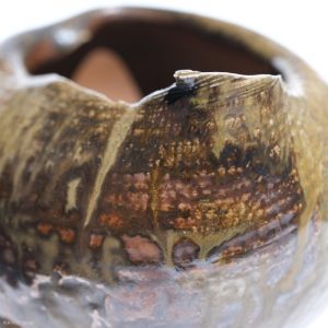 KSC351017 Ishida Kazuya Raho Vase mit Ascheanflug KINTEI Sense Japanische Keramik Bizen Frontansicht