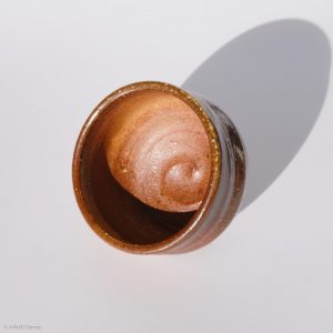 KINTEI Sense Rust-Coloured Yakishime Sake Cup Ceramics Japan Manpu Gama Noborigama Guinomi Inside tilted view