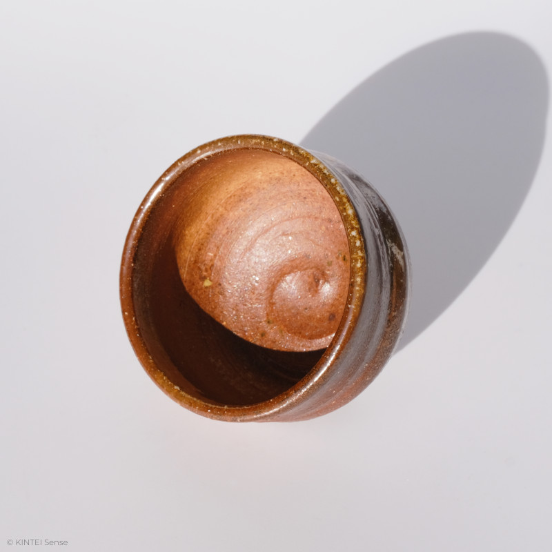 KINTEI Sense Rust-Coloured Yakishime Sake Cup Ceramics Japan Manpu Gama Noborigama Guinomi Inside tilted view