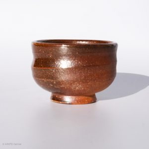 KINTEI Sense Rust-Coloured Yakishime Sake Cup Ceramics Japan Manpu Gama Noborigama Guinomi Profile left side