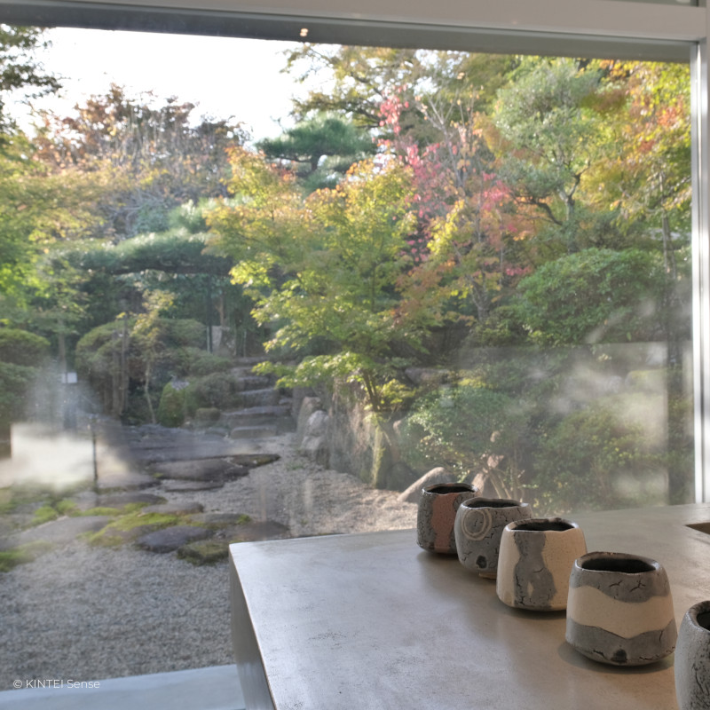 KINTEI Sense Hayashi Yuka Werkstatt Japan Mino Shino Keramik Toki Teezeremonie Teeschalen Matcha Ausblick Garten