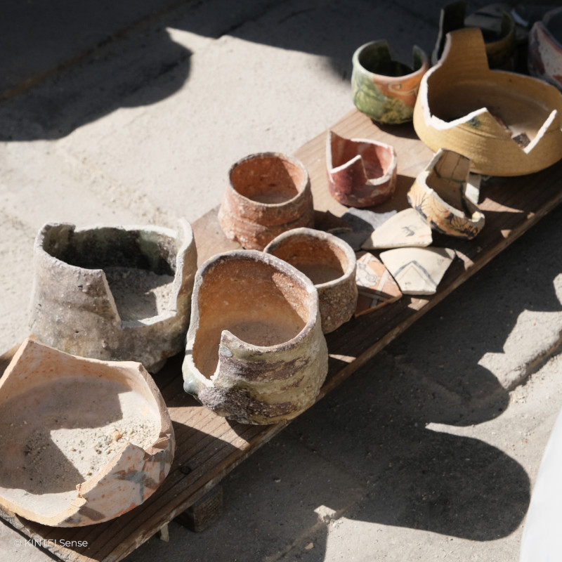 KINTEI Sense Sawa Katsunori Werkstatt Shigaraki Oribe Japan Keramik Anagama Teekeramik Sake Schalen Große Yobitsugi Schalen