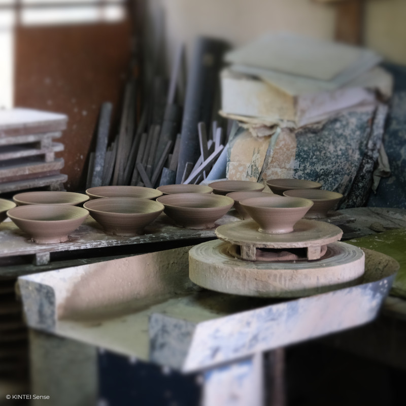 KINTEI Sense Sawa Katsunori Werkstatt Shigaraki Oribe Japan Keramik Anagama Teekeramik Sake Schalen Drehscheibe