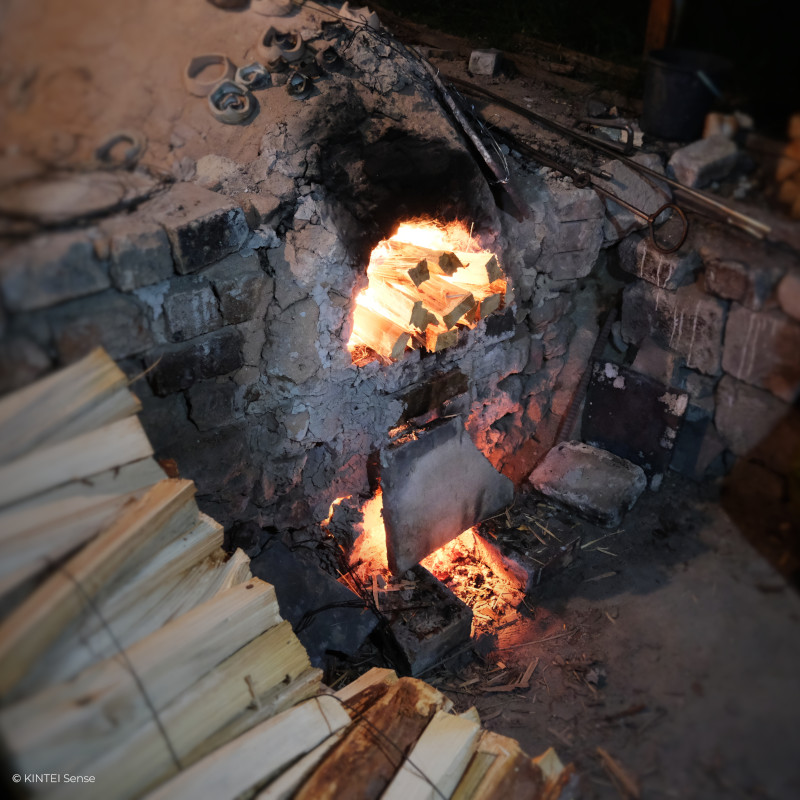 KINTEI Sense Sawa Katsunori Werkstatt Shigaraki Oribe Japan Keramik Anagama Teekeramik Sake Schalen Anagama Holzbundle