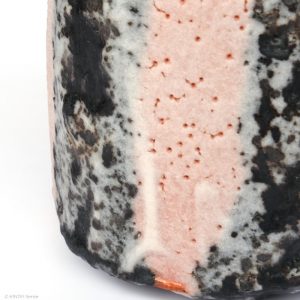 HAYASHI Yuka KINTEI Sense Galerie Shino Keramik Japan Mino Teekeramik Teezeremonie Matcha-schale Chawan Matcha Rosa und graue Schale Boden Detail