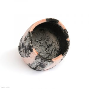 HAYASHI Yuka KINTEI Sense Galerie Shino Keramik Japan Mino Teekeramik Teezeremonie Matcha-schale Chawan Matcha Rosa und graue Schale Innenanicht schräg