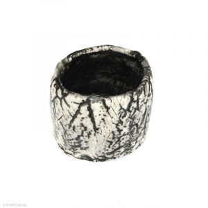 HAYASHI Yuka KINTEI Sense Galerie Shino Keramik Japan Mino Teekeramik Teezeremonie Matcha-schale Matcha Graue Schale Chawan Craquelé Feldspat Glasur Sicht von Oben