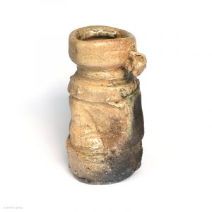 Tanimoto Takashi Mita Gama Iga Japan KINTEI Sense Keramik Kunst Handwerkskunst Kunsthandwerk Teekeramik Teezeremonie Holzbrand Anagama Iga Hanaire mit Ohren Ikebana Vase Tokoma Vase von hinten