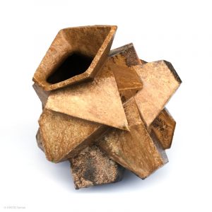 KINTEI Sense TAO Akira, Shigaraki, Japan Sitting Objet, Objekt, Vase, Skulptur Holzbrand, Ascheanflug, geometrische Form Vordere Ansicht