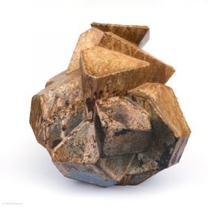 KINTEI Sense TAO Akira, Shigaraki, Japan Sitting Objet, Objekt, Vase, Skulptur Holzbrand, Ascheanflug, geometrische Form Profil hinten