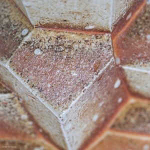 KINTEI Sense Tao Akira Shigaraki Keramik Japan Holzbrand Skulptur Objekt Vase Geometrische Formen Abstrakte Kunst Stretching Detail Ton