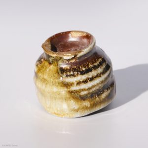 KINTEI Sense MANPU GAMA, Japan, Ceramics, Zao-Yaki, Anagama, Yakishime, Kintsugi, Sake Cup, free form, Natural ash deposit, Kintsugi - Bottom tilted