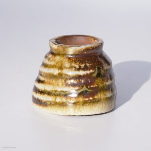 KINTEI Sense MANPU GAMA, Japan, Keramik, Zao-Yaki, Noborigama, Yakishime, Kintsugi, Sake Schale, Dreieckig, Ascheanflug, Kintsugi - Profil upside down