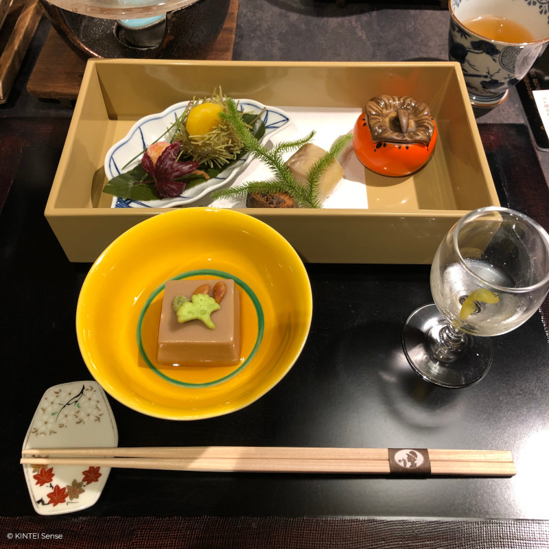 KINTEI Sense, Inspiration, Sake, Guinomi, Shuki, Shuhai, Tokkuri, Katakuchi, Sake Keramik, Geschichte und Sammler Tipps, Kaiseki Dinner mit Sake Glas
